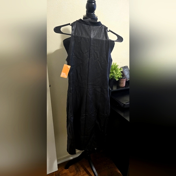 Dress - Picture 3 of 8